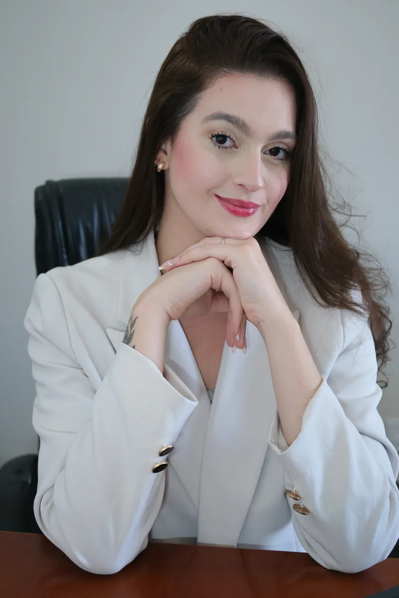 Dra. Laura Anália Lima - Advogada especializada em divórcio e proteção da mulher em Cuiabá-MT